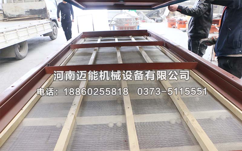 直線振動(dòng)篩的篩網(wǎng)安裝過程中需要注意的事項(xiàng)