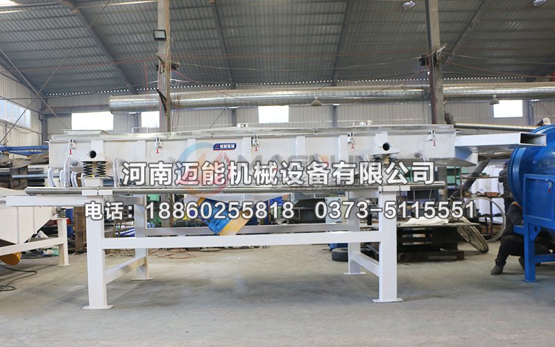 1540型風(fēng)冷式直線振動篩